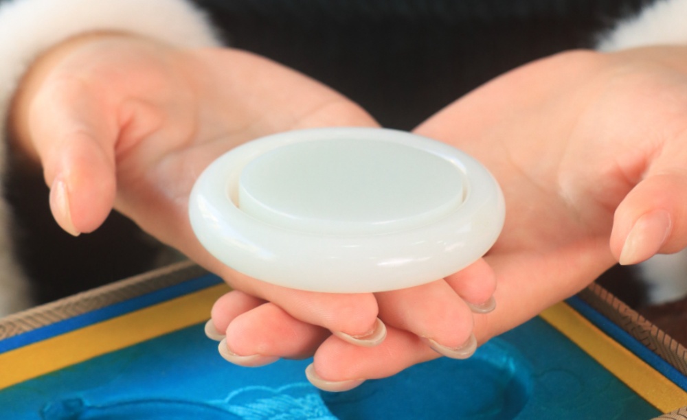 作品：羊脂 套镯